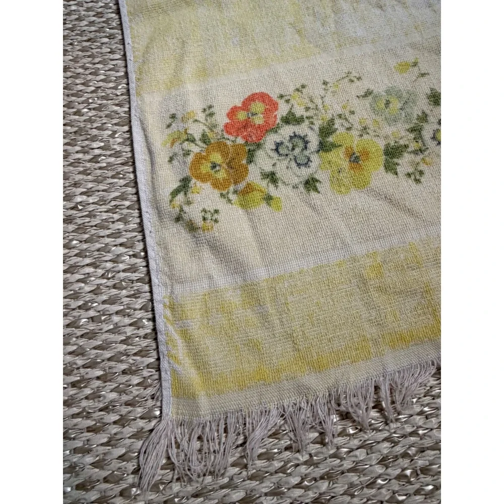 Vintage JCPenney Fashion Manor Yellow Floral bath  Cotton Fringe Hand Towel USA